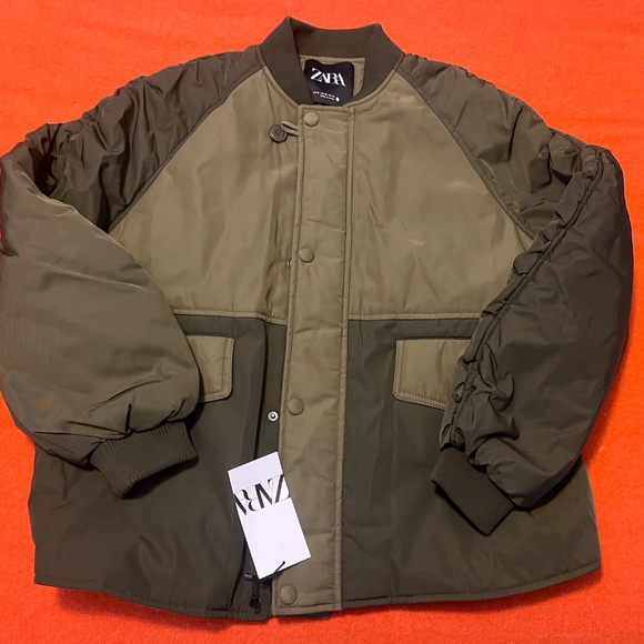 Zara khaki green voluminous bomber puffer jacket NWT - Picture 3 of 11